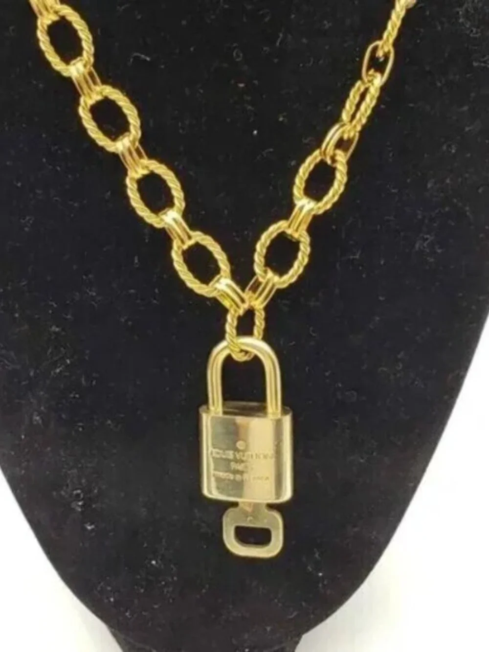 Authentic Louis Vuitton Lock & Key with Gold Plated Gold Chain Necklace 013126